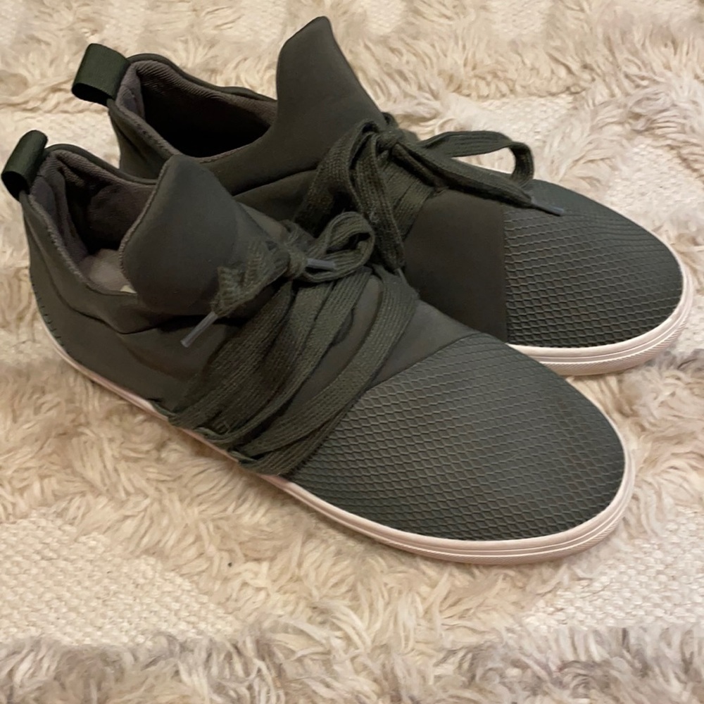 Steve Madden Tennis Shoes- Size 9